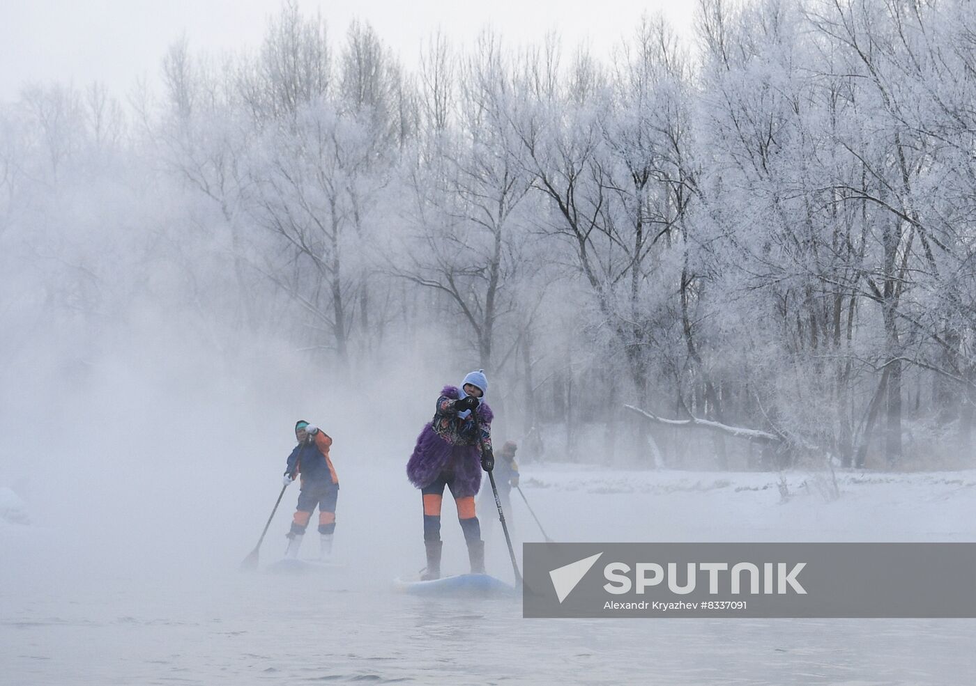 Russia Winter SUP Surfing