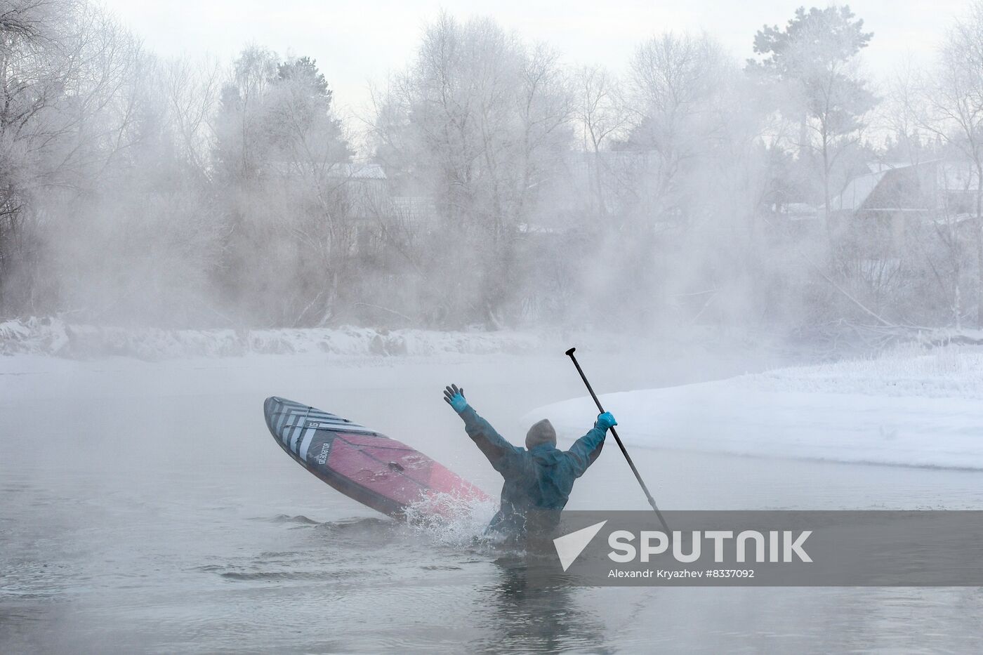 Russia Winter SUP Surfing