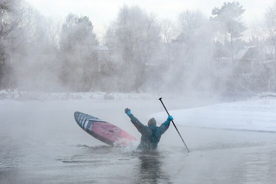 Russia Winter SUP Surfing