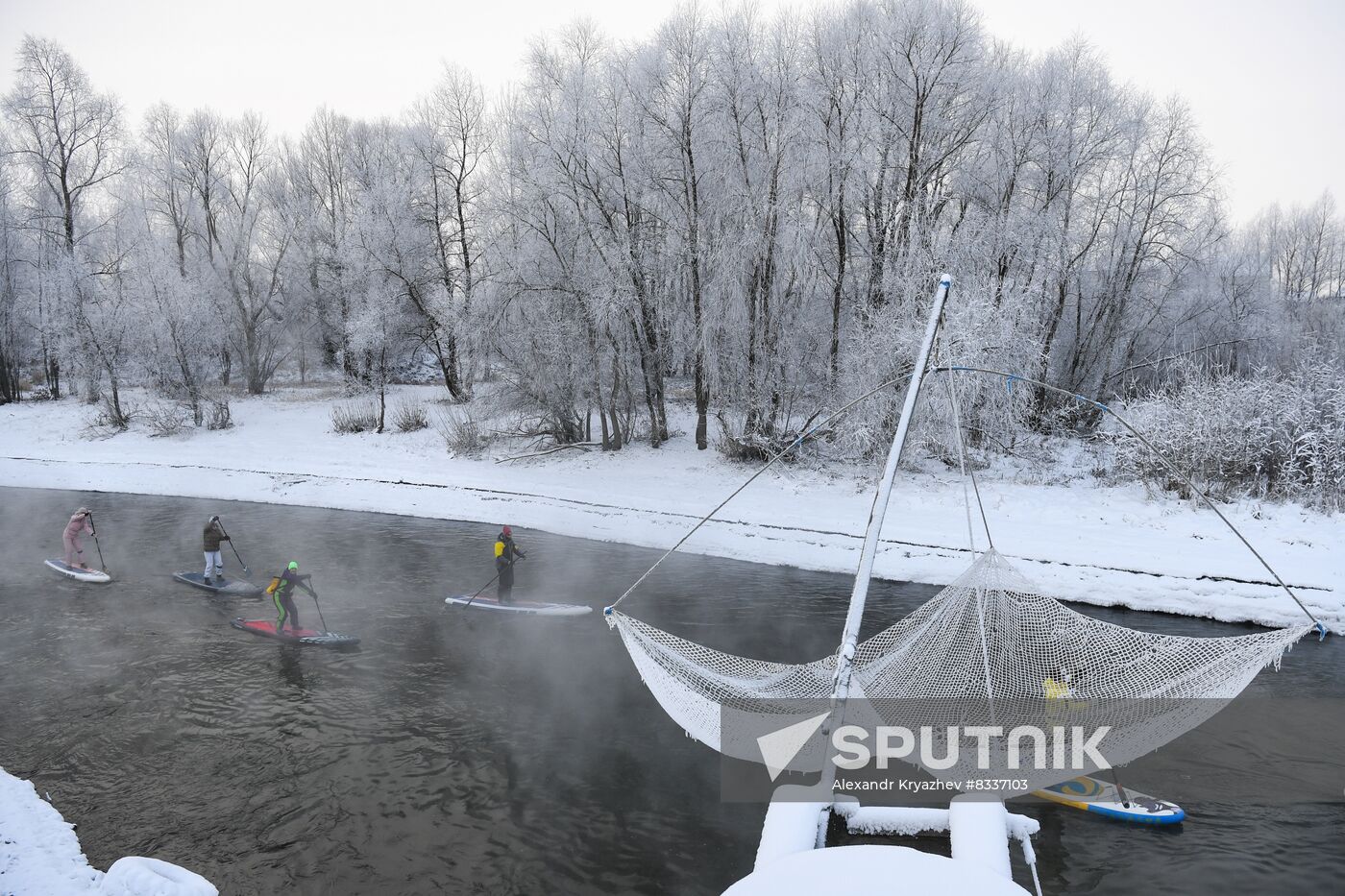 Russia Winter SUP Surfing