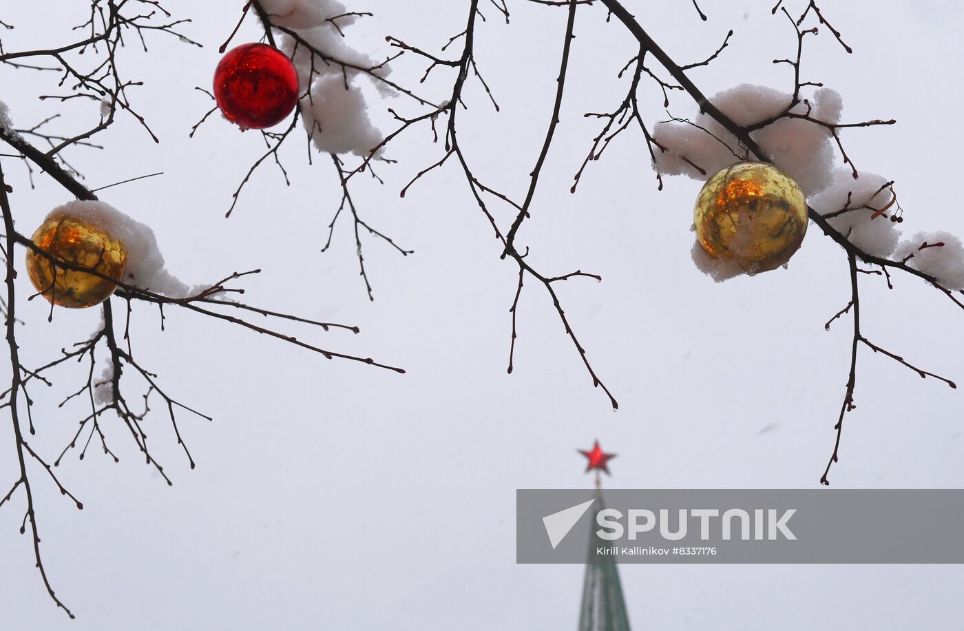 Russia New Year Season Preparations