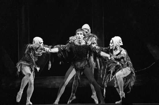 Premiere of Macbeth ballet