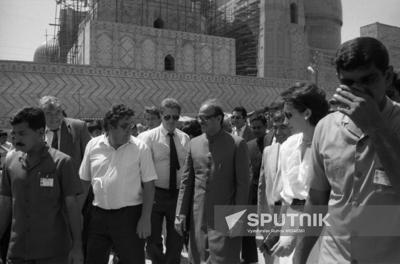 Prime Minister of India Vishwanath Pratap Singh visits USSR