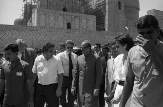 Prime Minister of India Vishwanath Pratap Singh visits USSR