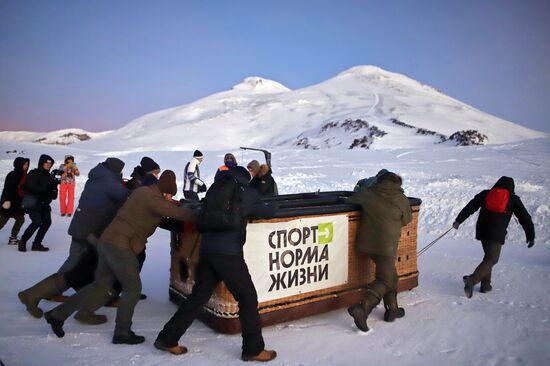 Russia Mass Balloon Flight Preparation