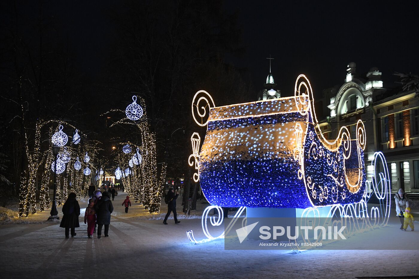 Russia New Year Preparation