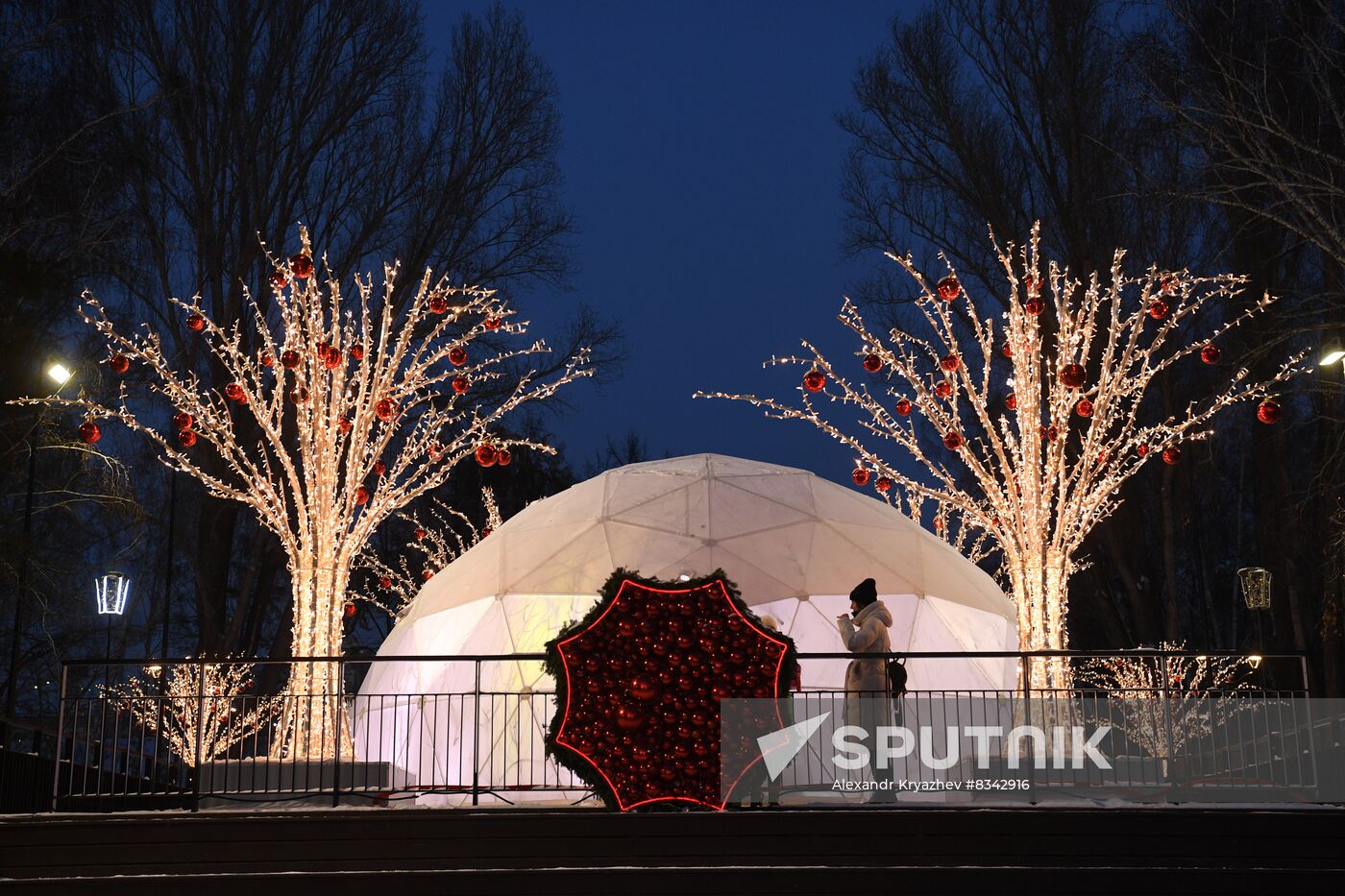 Russia New Year Preparation