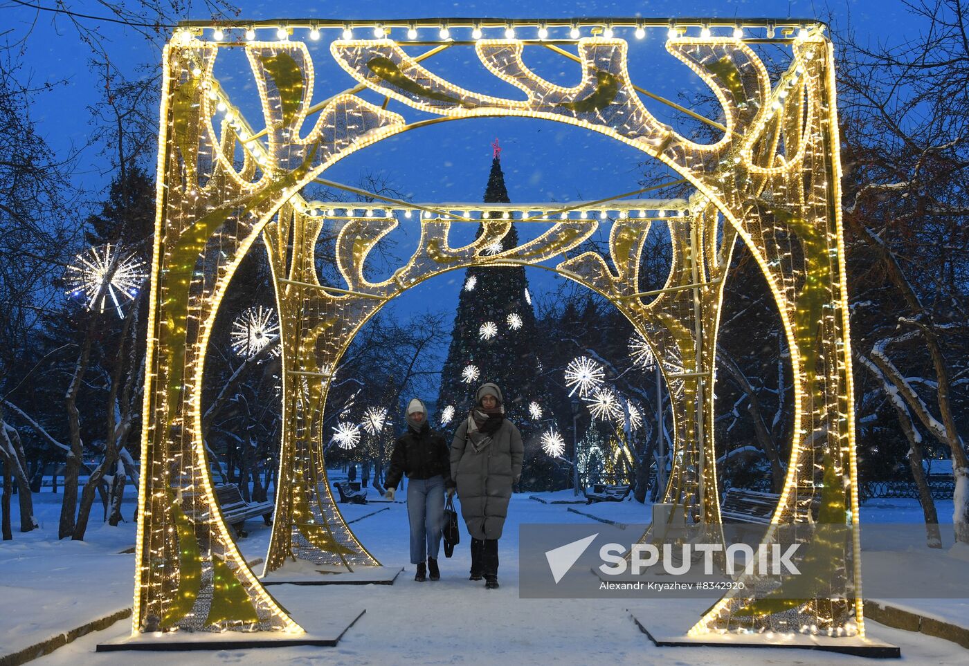 Russia New Year Preparation