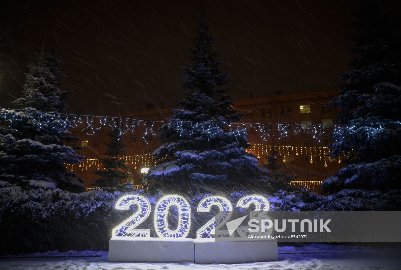 Russia New Year Preparation