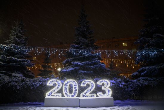 Russia New Year Preparation