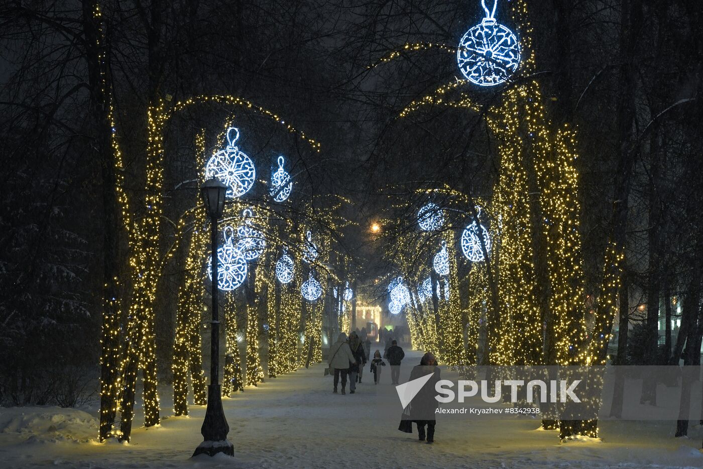 Russia New Year Preparation