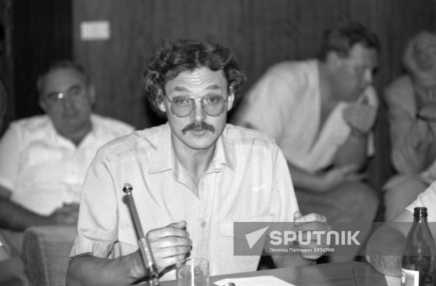 Roundtable discussion Soviet Experts on Persian Gulf Crisis