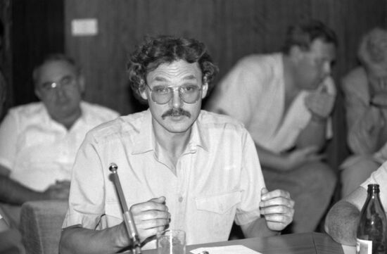Roundtable discussion Soviet Experts on Persian Gulf Crisis