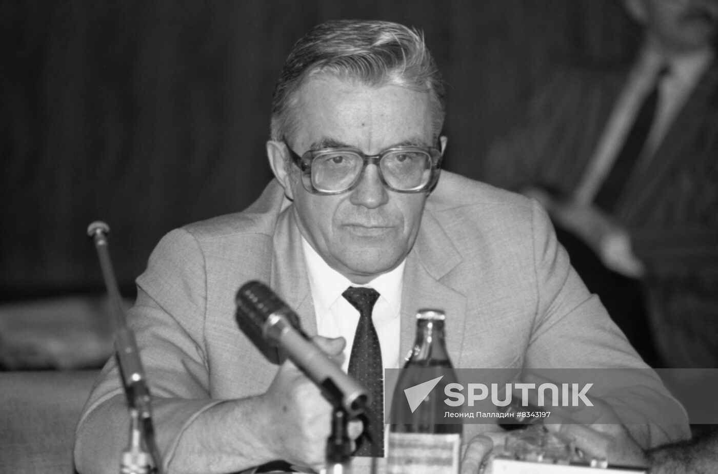 Roundtable discussion Soviet Experts on Persian Gulf Crisis