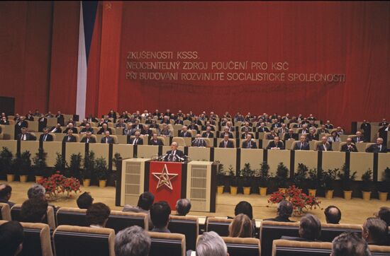 USSR delegation visits CSSR