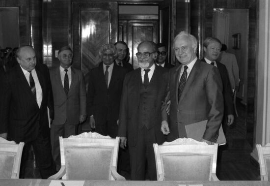Foreign Ministers of the USSR and India Eduard Shevardnadze and Inder Kumar Gujral