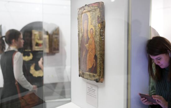 Russia Art Icon Case Exhibition