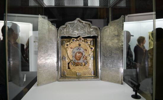 Russia Art Icon Case Exhibition
