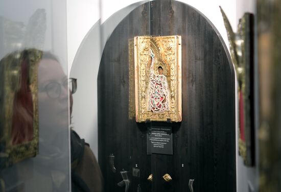 Russia Art Icon Case Exhibition