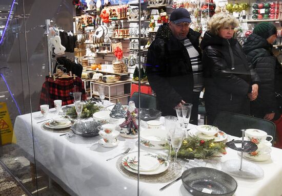 Russia New Year Season Retail
