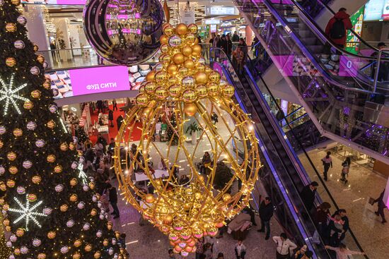 Russia New Year Season Retail