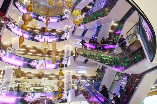 Russia New Year Season Retail