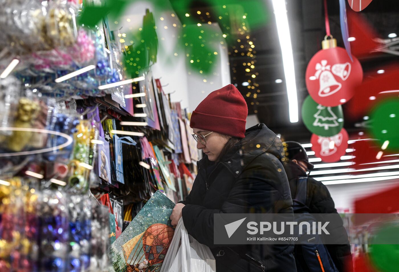 Russia New Year Season Retail