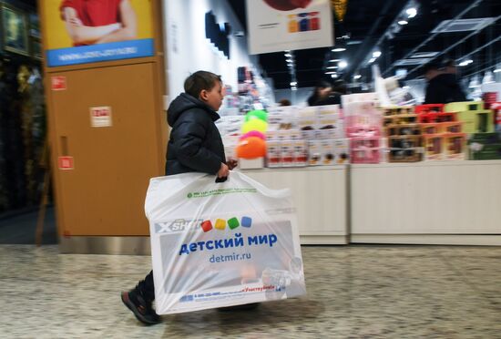 Russia New Year Season Retail