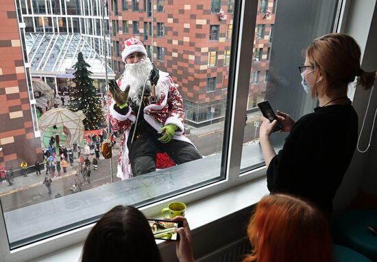 Russia New Year Season Charity