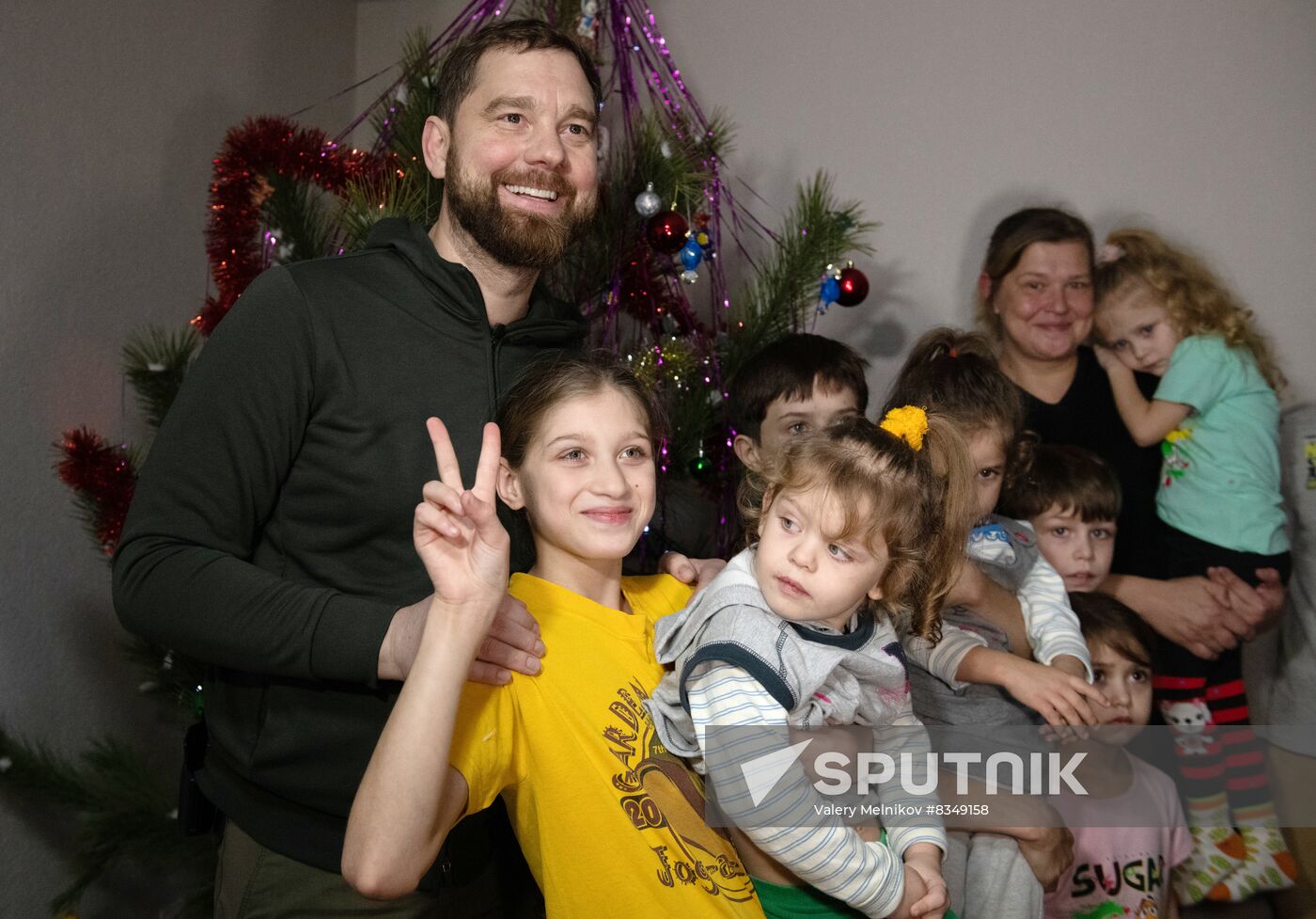 Russia DPR New Year Season Charity