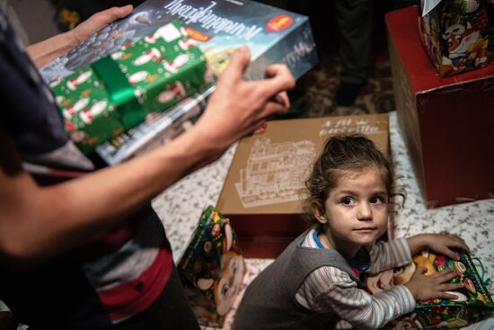 Russia DPR New Year Season Charity