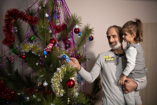 Russia DPR New Year Season Charity