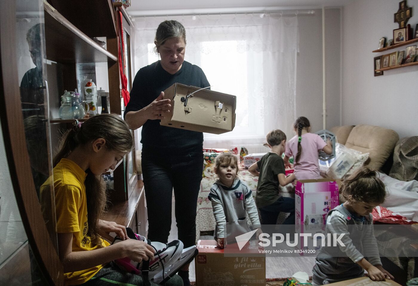 Russia DPR New Year Season Charity