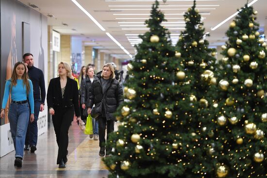 Russia New Year Season Retail