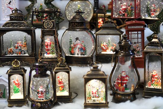 Russia New Year Season Retail
