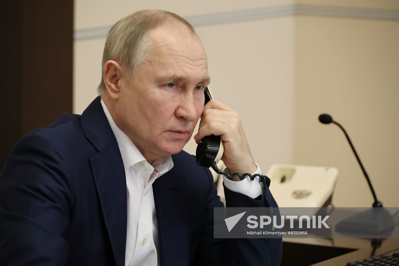 Russia Putin New Year Season Charity