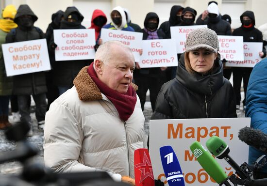 Russia Latvia Sputnik Editor Detention Protest