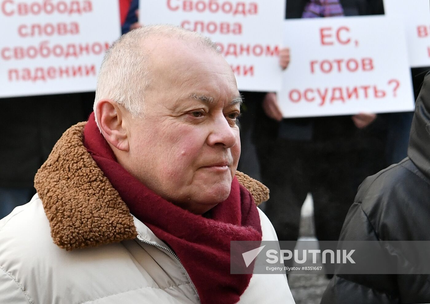 Russia Latvia Sputnik Editor Detention Protest