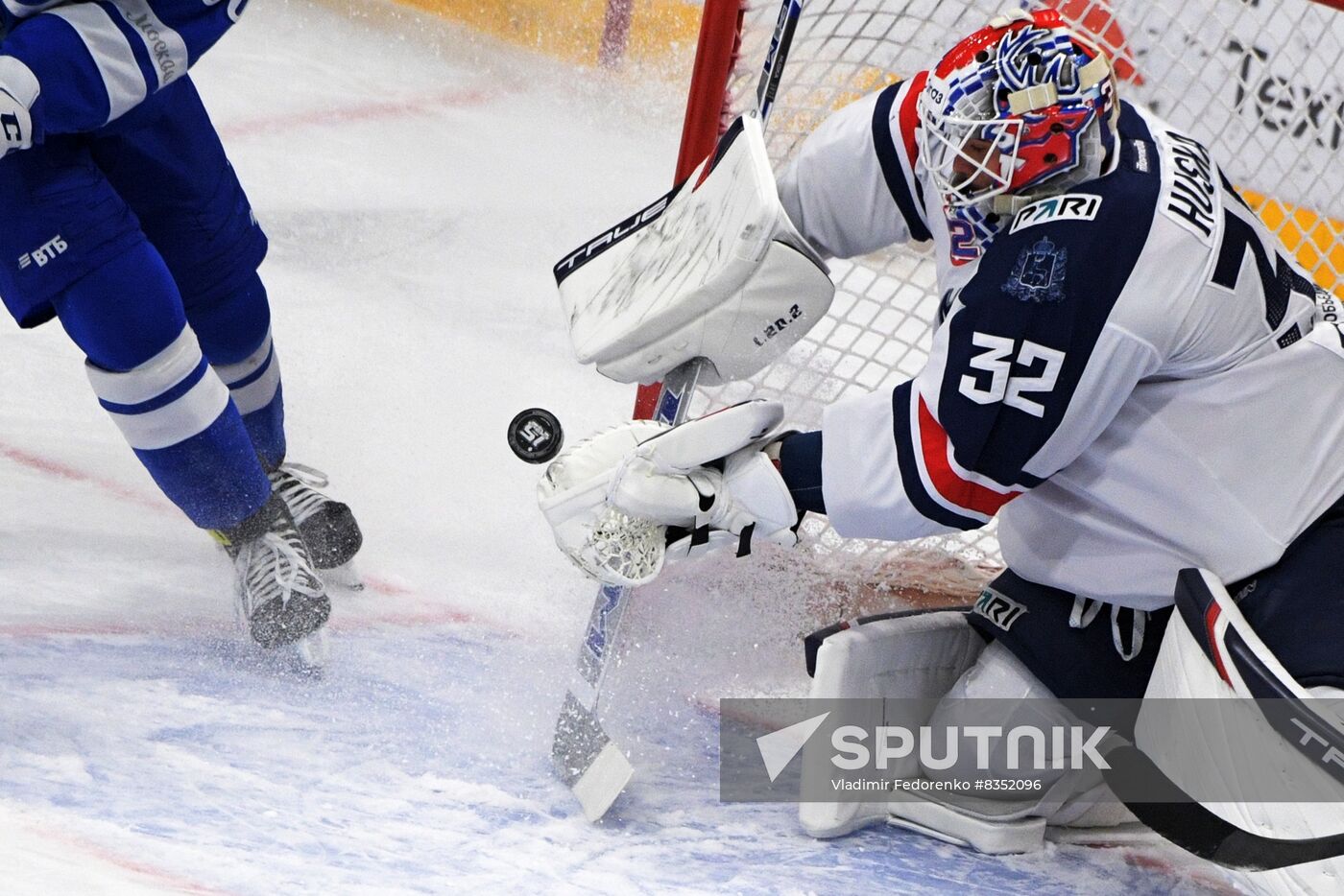 Russia Ice Hockey Kontinental League Dynamo - Torpedo