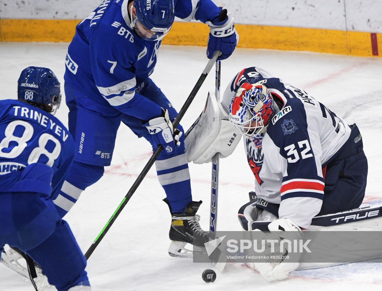 Russia Ice Hockey Kontinental League Dynamo - Torpedo