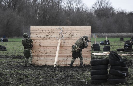 Russia Ukraine Military Operation Reservists Training