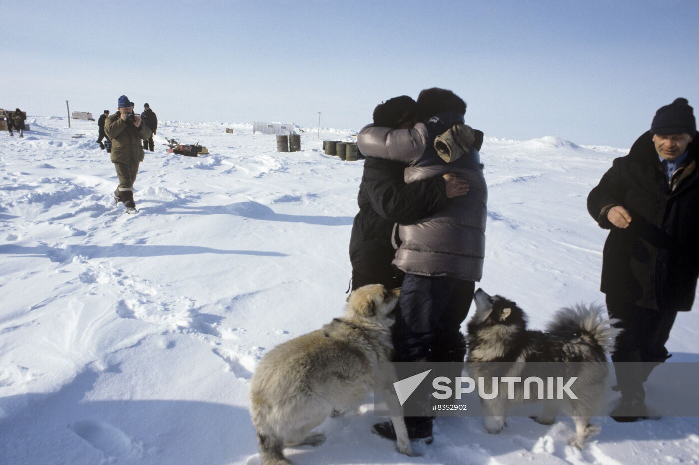Long-duration high-latitude expedition aboard nuclear-powered icebreaker Sibir