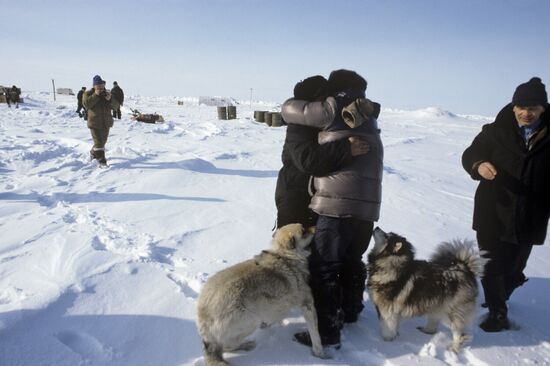 Long-duration high-latitude expedition aboard nuclear-powered icebreaker Sibir