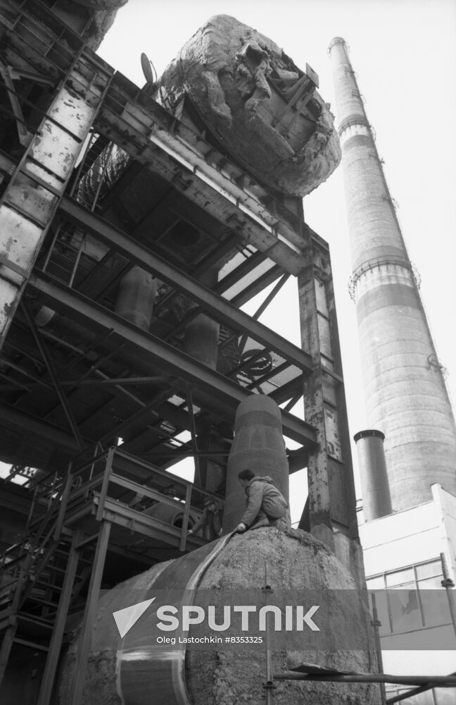 Gas release at gas processing plant near Orenburg