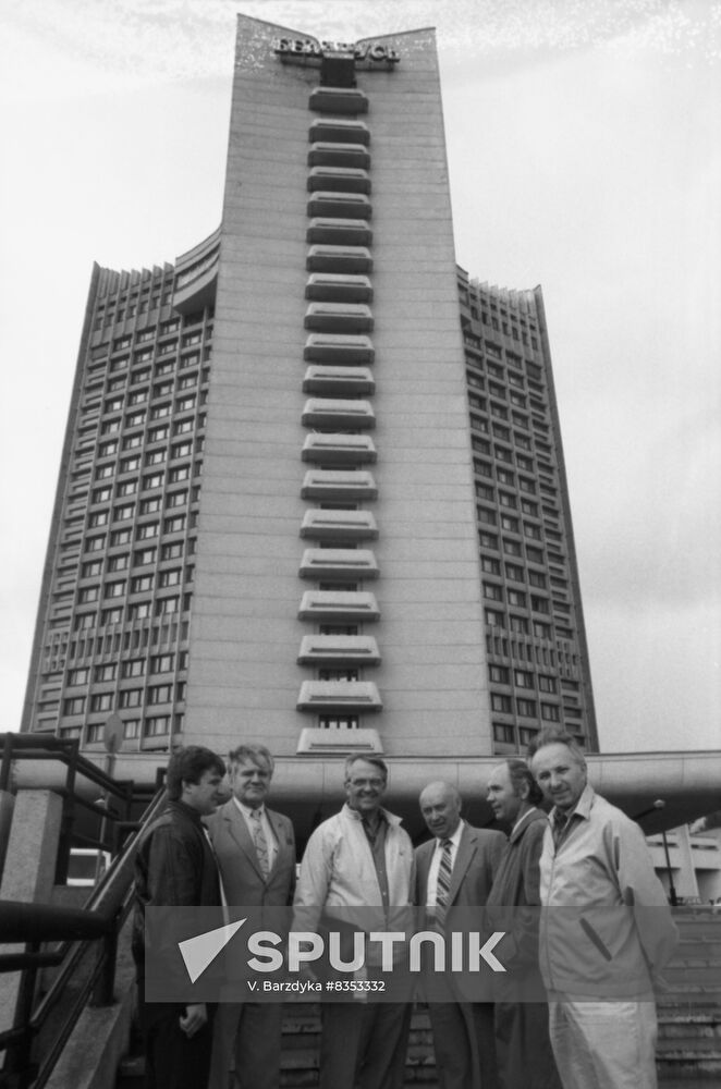 Dr. Bary Moore in Belarus
