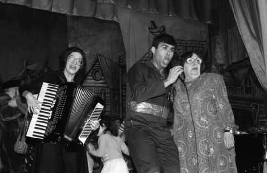 USSR tour of Seidi Bronfman Center's Montreal Jewish Theater