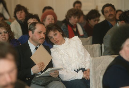 Glass artists' auction