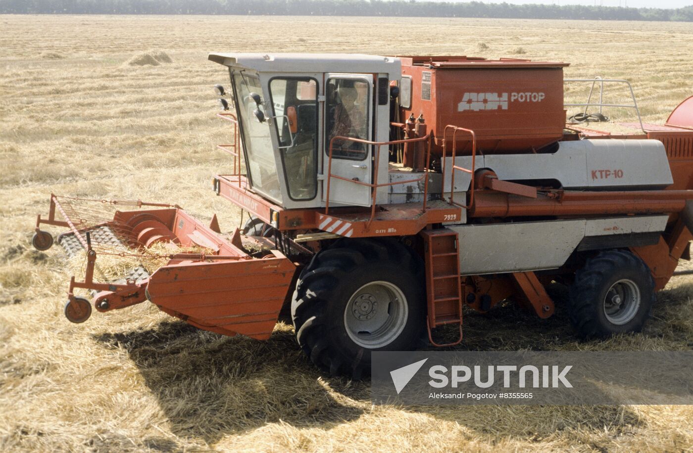 New Don-Rotor combine harvester produced byTaganrog Combine Plant