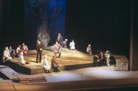 Scene from the play "Own own land, brothers"