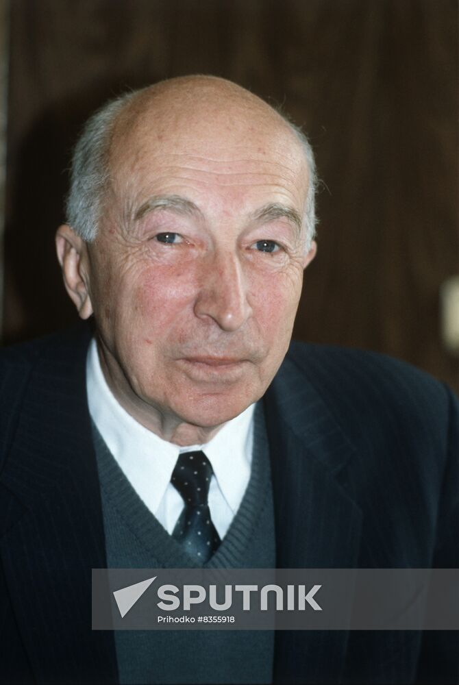 Professor Igor Boloshin